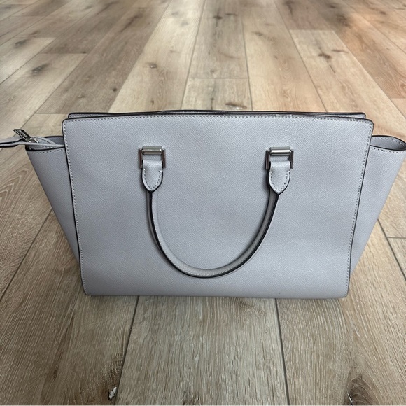 Michael Kors Handbag Tote Leather Light Grey Top Handle Purse Business Tote - Picture 3 of 4